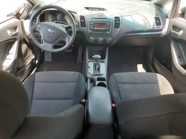 3KPFK4A72HE046455 2017 KIA FORTE - Image 8