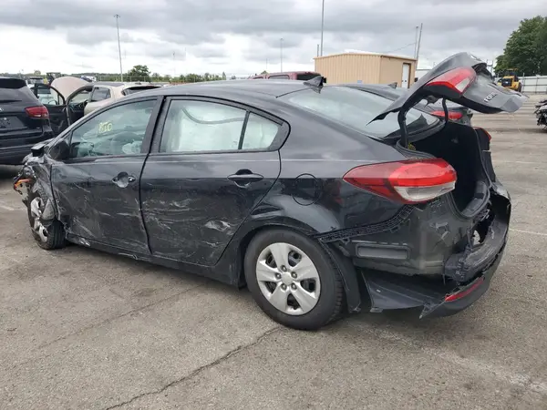3KPFK4A72HE046567 2017 KIA FORTE - Image 2