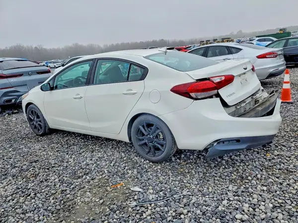 3KPFK4A72HE047704 2017 KIA FORTE - Image 2