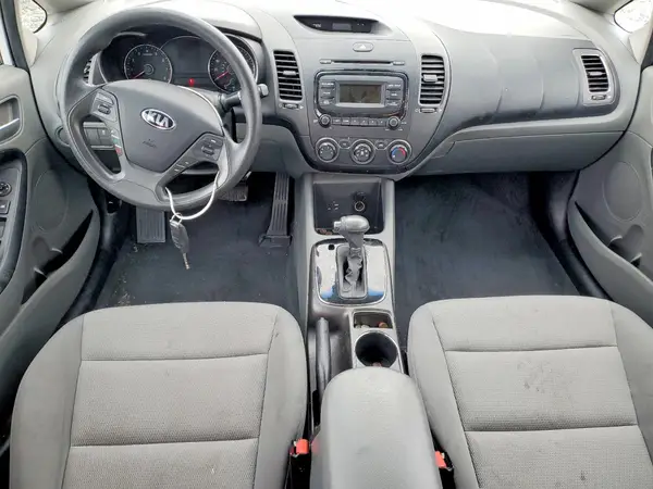 3KPFK4A72HE047704 2017 KIA FORTE - Image 8