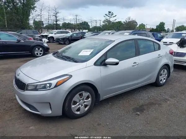 3KPFK4A72HE047914 2017 KIA FORTE - Image 2