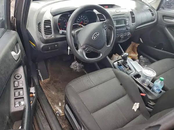 3KPFK4A72HE048268 2017 KIA FORTE - Image 8