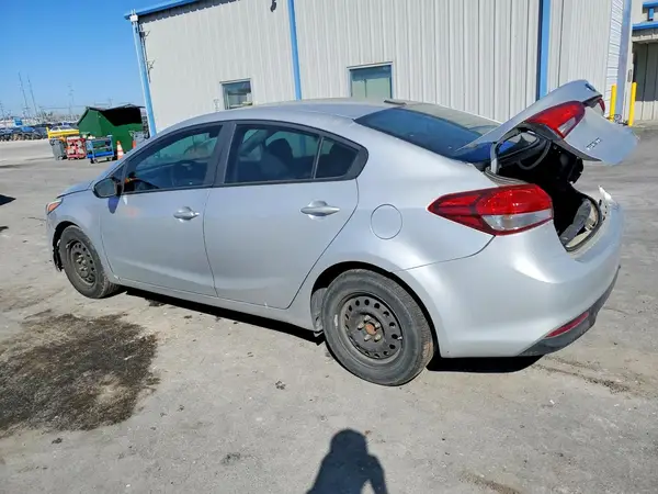 3KPFK4A72HE049985 2017 KIA FORTE - Image 2