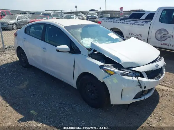 3KPFK4A72HE050019 2017 KIA FORTE - Image 1