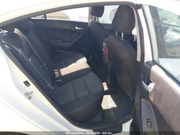 3KPFK4A72HE050019 2017 KIA FORTE - Image 8