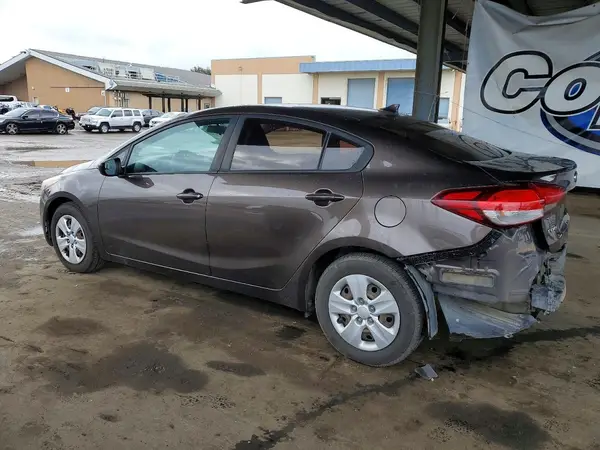 3KPFK4A72HE050926 2017 KIA FORTE - Image 2