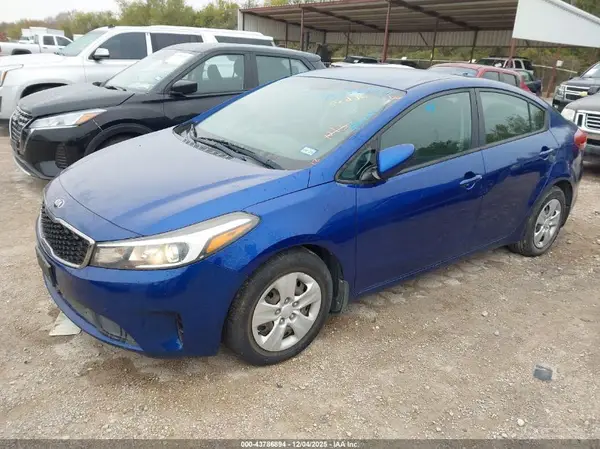 3KPFK4A72HE051168 2017 KIA FORTE - Image 2