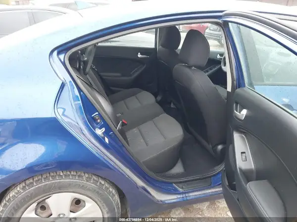3KPFK4A72HE051168 2017 KIA FORTE - Image 8