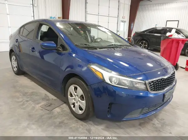 3KPFK4A72HE052823 2017 KIA FORTE - Image 1