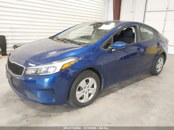 3KPFK4A72HE052823 2017 KIA FORTE - Image 2