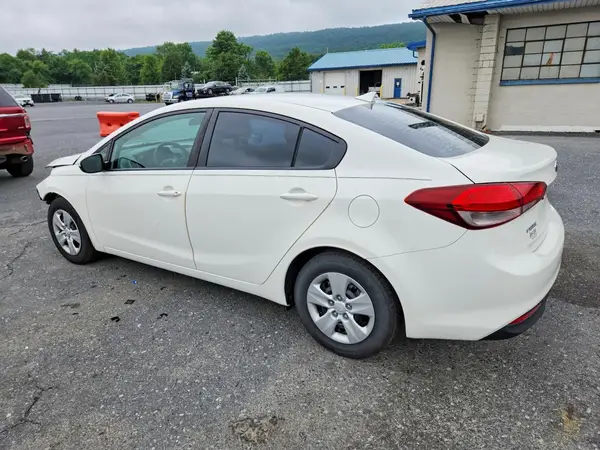 3KPFK4A72HE054541 2017 KIA FORTE - Image 2