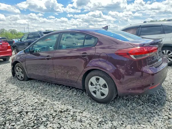 3KPFK4A72HE058492 2017 KIA FORTE - Image 2