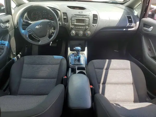 3KPFK4A72HE058492 2017 KIA FORTE - Image 8