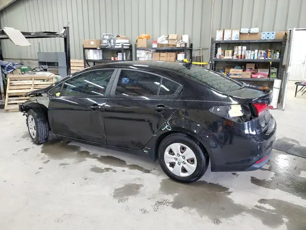 3KPFK4A72HE058671 2017 KIA FORTE - Image 2