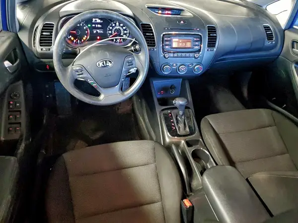 3KPFK4A72HE060677 2017 KIA FORTE - Image 8