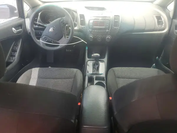 3KPFK4A72HE063014 2017 KIA FORTE - Image 8