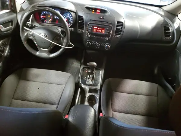 3KPFK4A72HE067354 2017 KIA FORTE - Image 8