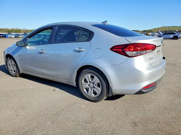 3KPFK4A72HE067581 2017 KIA FORTE - Image 2