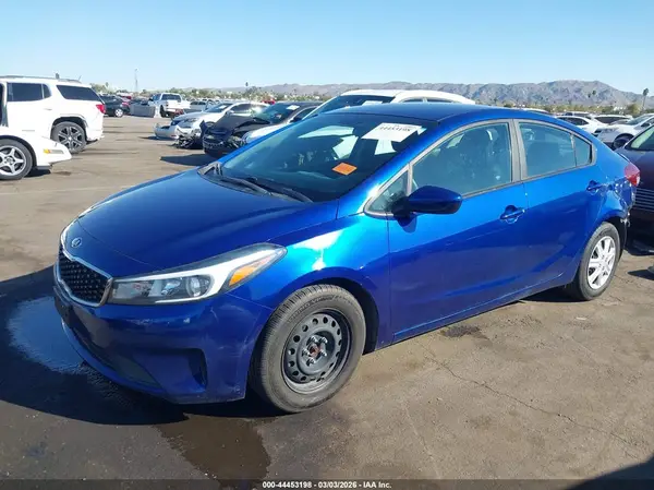 3KPFK4A72HE068083 2017 KIA FORTE - Image 2