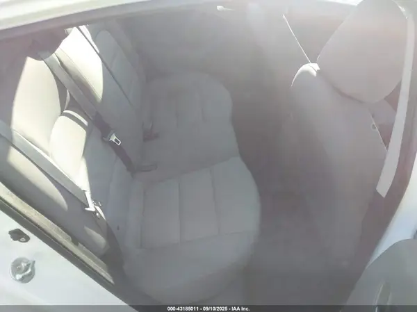 3KPFK4A72HE068195 2017 KIA FORTE - Image 8