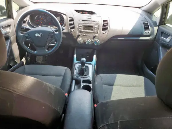 3KPFK4A72HE068634 2017 KIA FORTE - Image 8