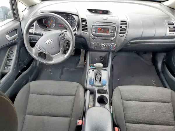 3KPFK4A72HE069072 2017 KIA FORTE - Image 8