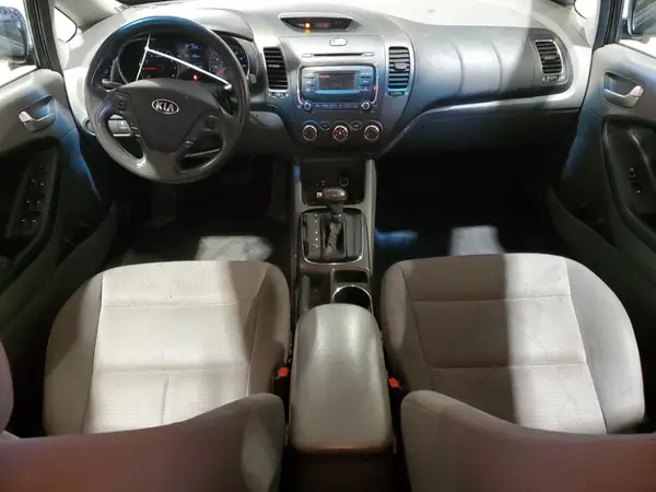 3KPFK4A72HE073087 2017 KIA FORTE - Image 8