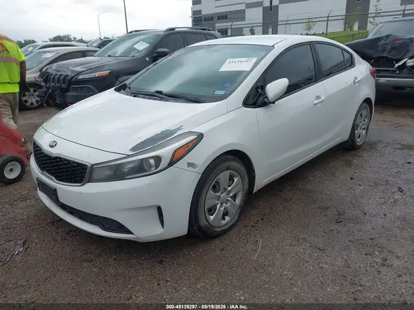 3KPFK4A72HE073316 2017 KIA FORTE - Image 2