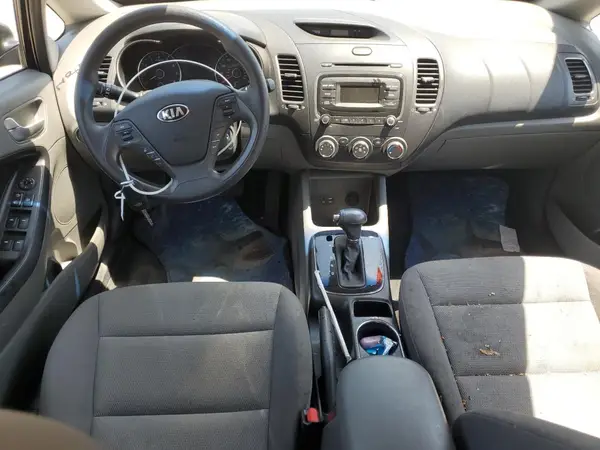 3KPFK4A72HE075244 2017 KIA FORTE - Image 8