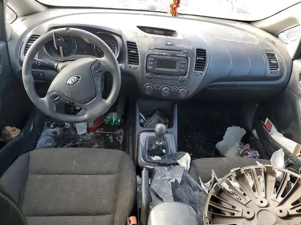 3KPFK4A72HE076023 2017 KIA FORTE - Image 8