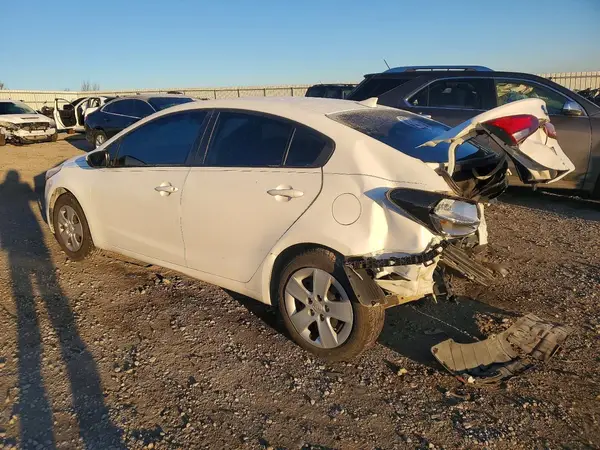 3KPFK4A72HE078919 2017 KIA FORTE - Image 2