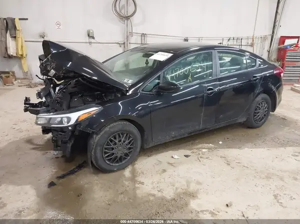 3KPFK4A72HE079780 2017 KIA FORTE - Image 2