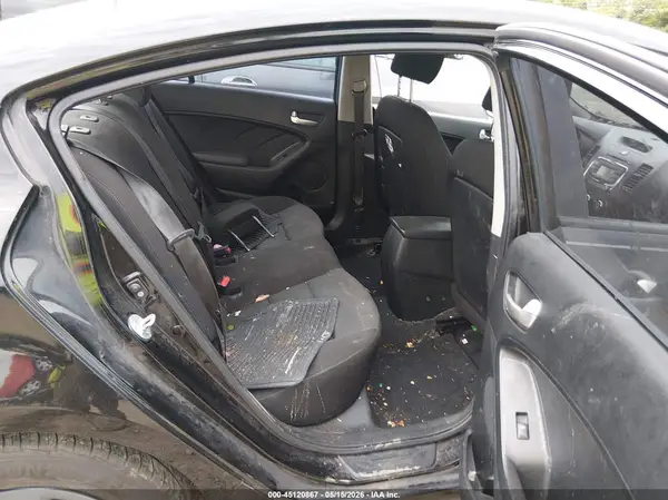3KPFK4A72HE080105 2017 KIA FORTE - Image 8
