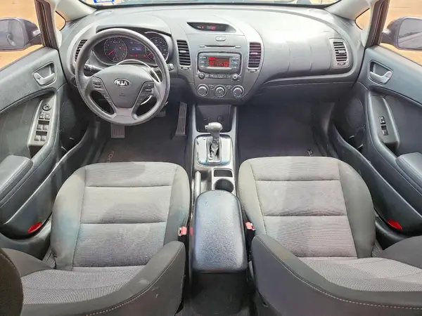 3KPFK4A72HE081335 2017 KIA FORTE - Image 8