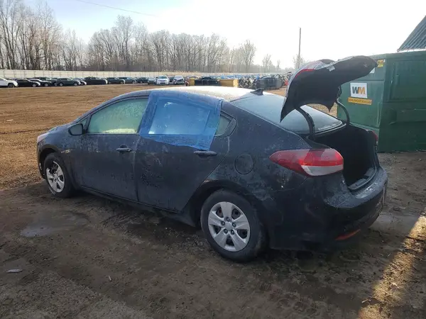3KPFK4A72HE082002 2017 KIA FORTE - Image 2
