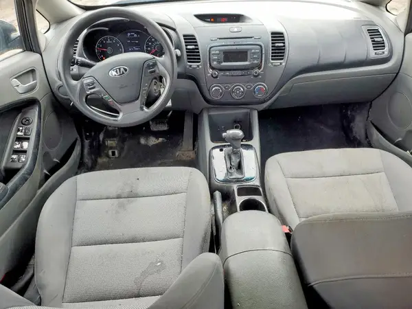 3KPFK4A72HE082002 2017 KIA FORTE - Image 8
