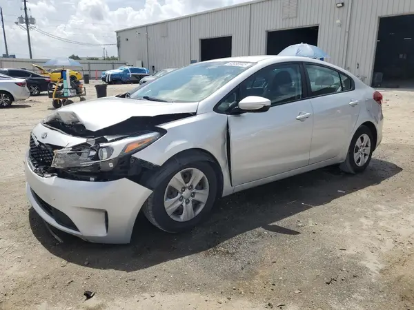 3KPFK4A72HE083375 2017 KIA FORTE - Image 1