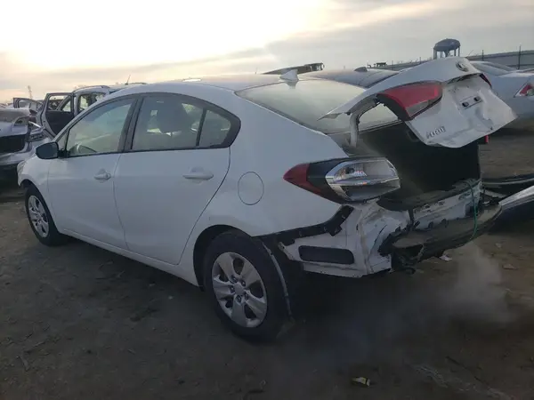 3KPFK4A72HE086261 2017 KIA FORTE - Image 2