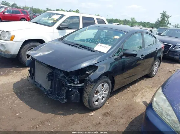 3KPFK4A72HE086499 2017 KIA FORTE - Image 2