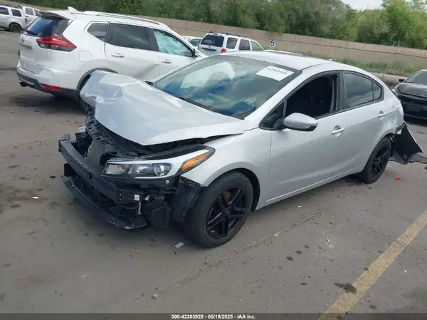 3KPFK4A72HE092707 2017 KIA FORTE - Image 2