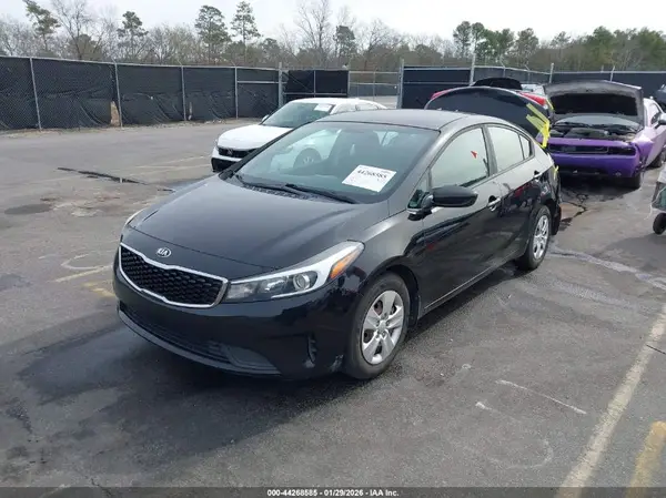 3KPFK4A72HE092884 2017 KIA FORTE - Image 2