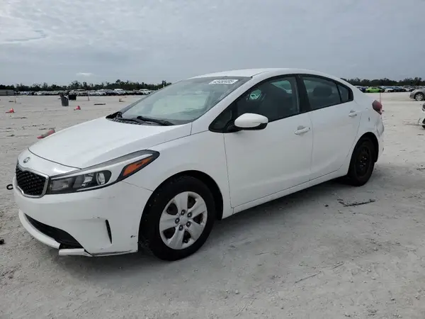 3KPFK4A72HE093744 2017 KIA FORTE - Image 1