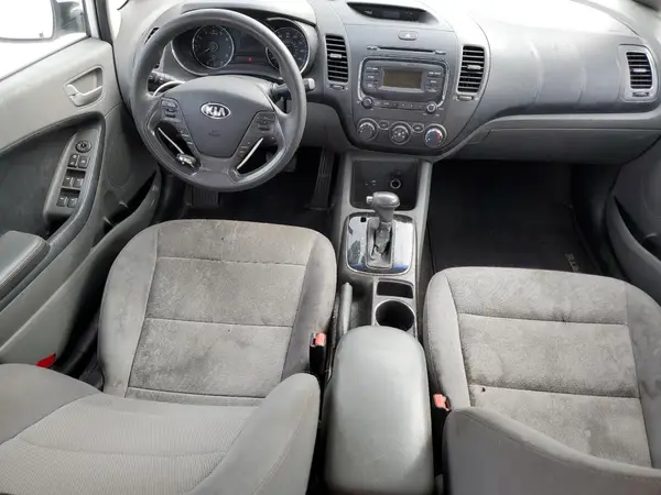 3KPFK4A72HE093744 2017 KIA FORTE - Image 8