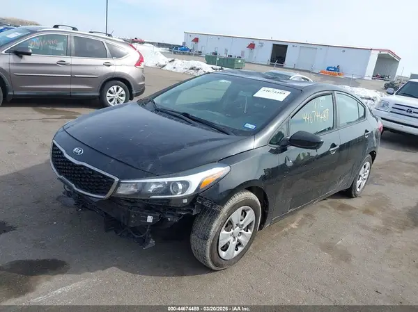 3KPFK4A72HE096109 2017 KIA FORTE - Image 2