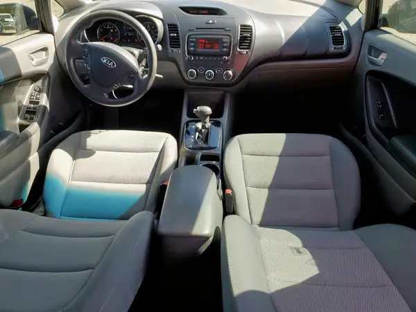 3KPFK4A72HE097406 2017 KIA FORTE - Image 8