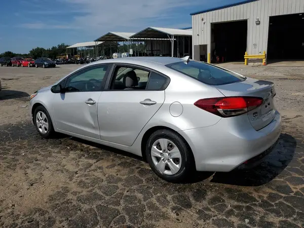 3KPFK4A72HE098474 2017 KIA FORTE - Image 2