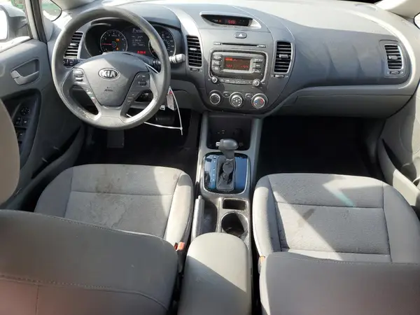 3KPFK4A72HE098474 2017 KIA FORTE - Image 8