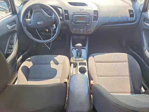 3KPFK4A72HE104967 2017 KIA FORTE - Image 8