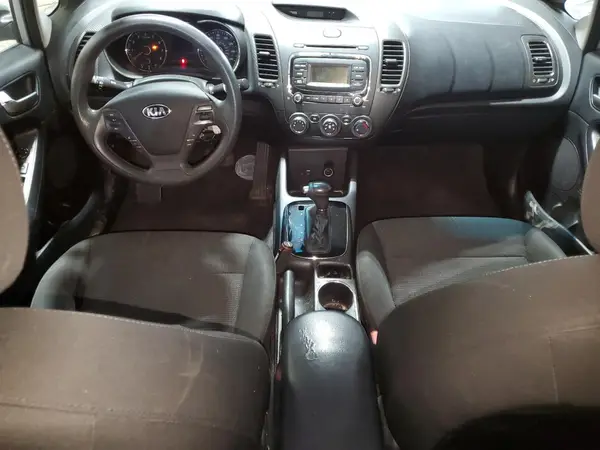 3KPFK4A72HE108310 2017 KIA FORTE - Image 8
