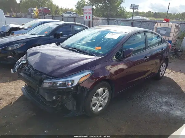 3KPFK4A72HE108498 2017 KIA FORTE - Image 2